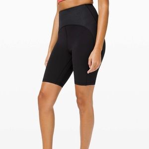 lululemon Nulu Blissful Bend SHR Short 8” Black Size 2 NWT